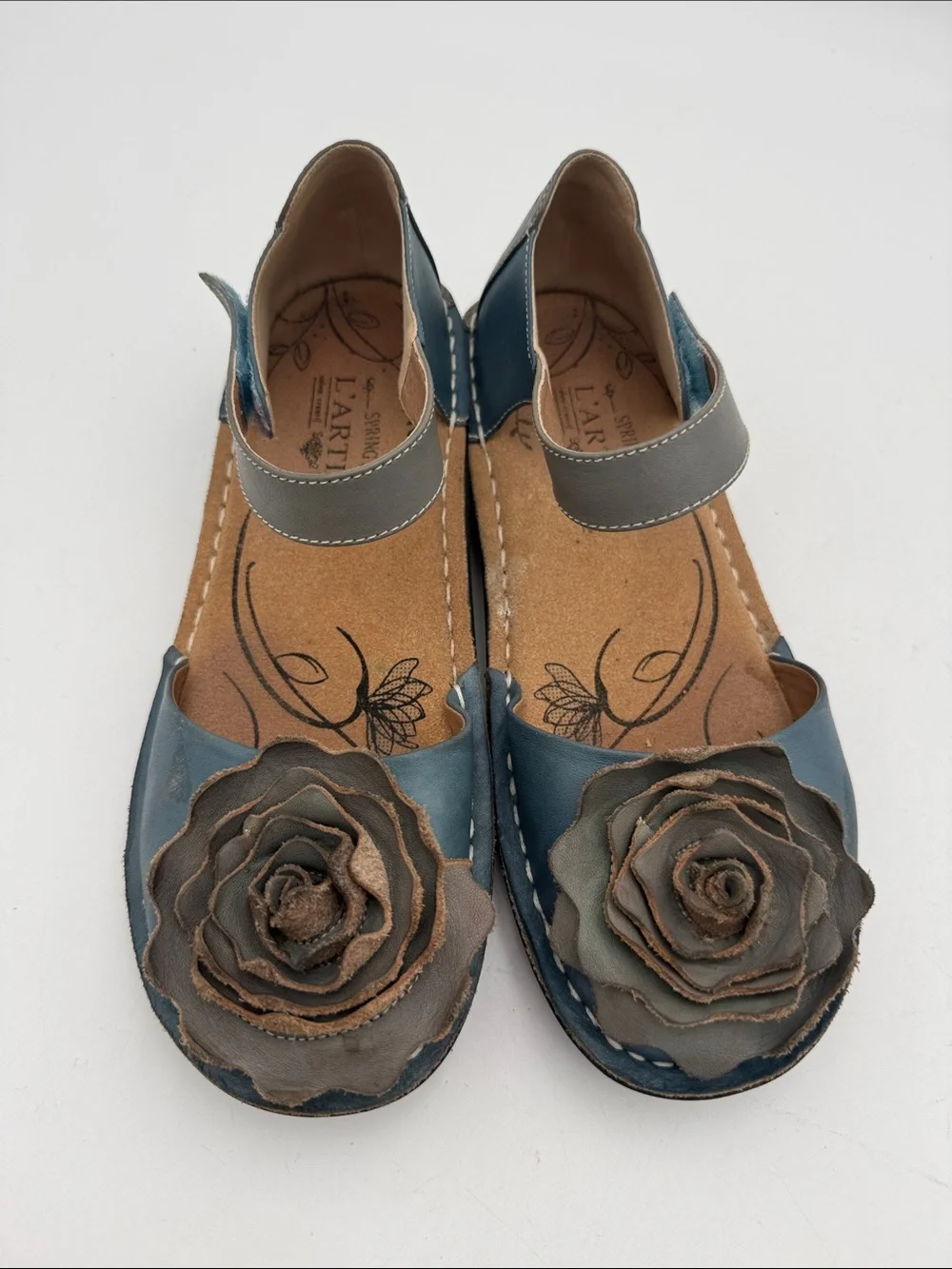 Spring Step Blue Leather Mary Jane Flats women 7 Gray Strap Floral Applique Y2K